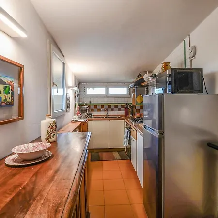 Apartamento 1 Bedroom Lovely In