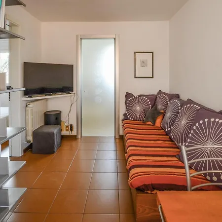 شقة 1 Bedroom Lovely In فلورنس