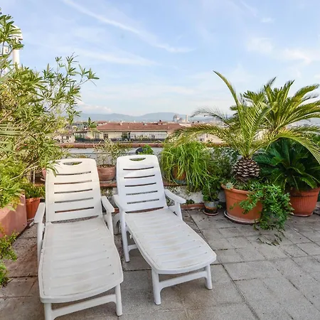 1 Bedroom Lovely In شقة فلورنس